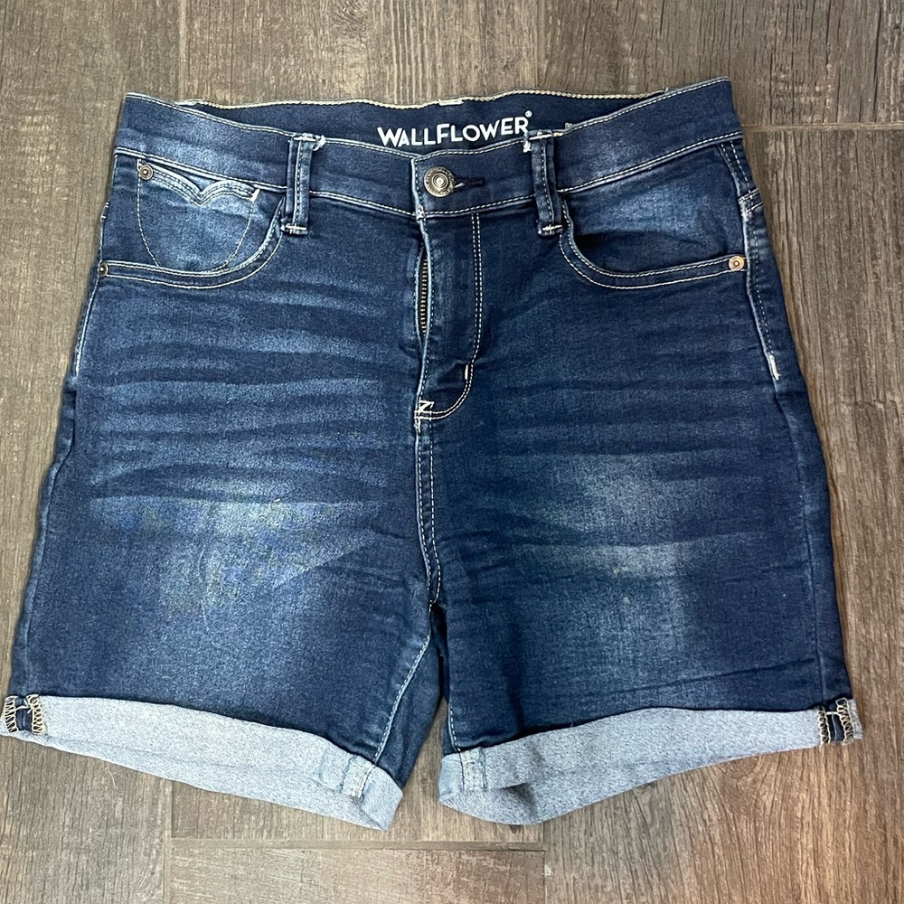 Wallflower irresistible Fit shorts - size 7